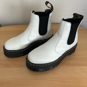 Doc Martens Lug Sole Boot - 39EU